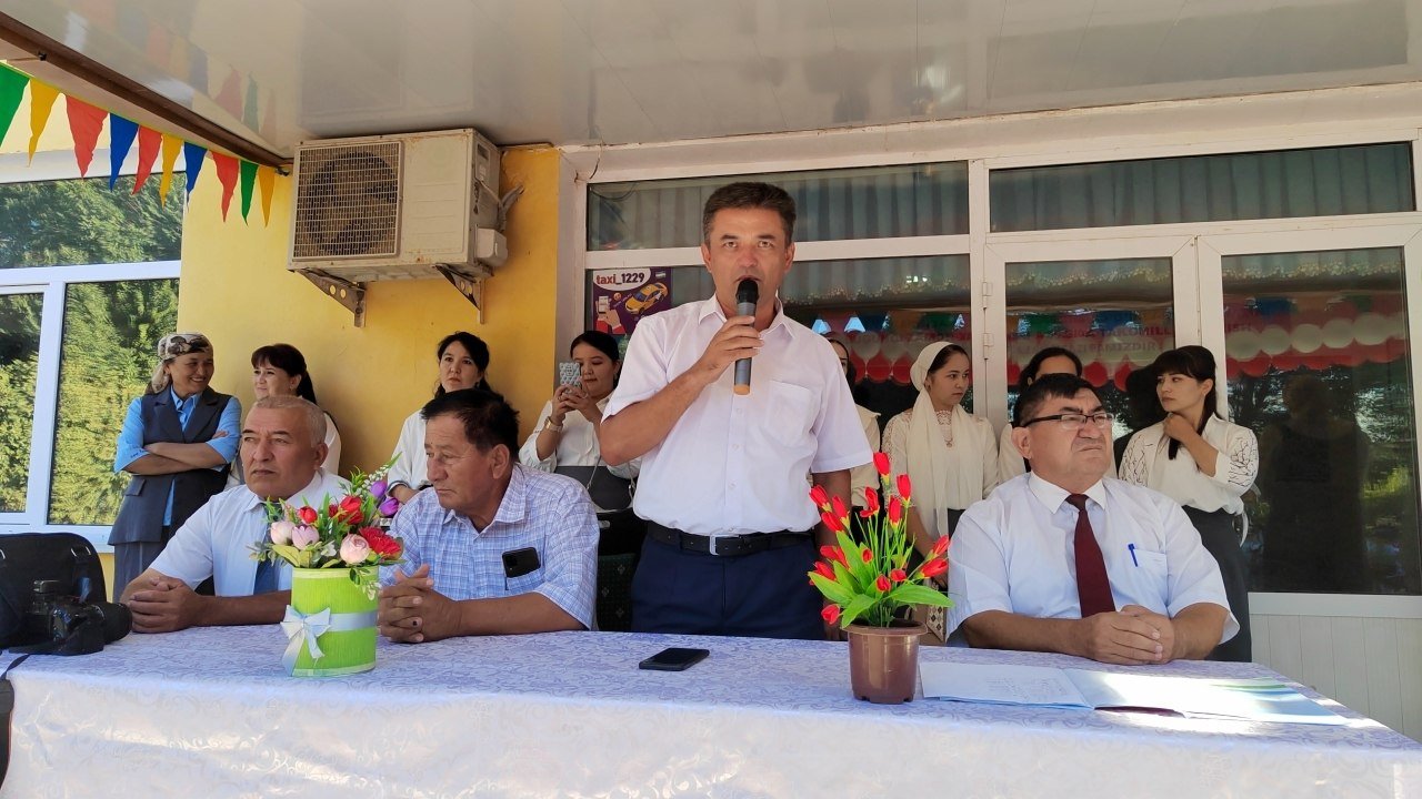 Hazorasp tumani 10-son umumiy o'rta ta'lim baktabida bilimlar kuni bo'lib o'tdi.